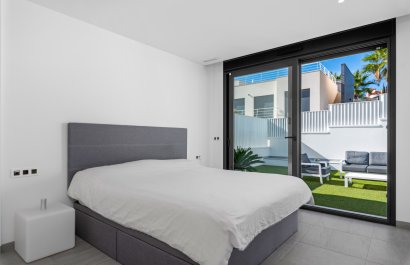 Resale - Villa - San Miguel de Salinas - Mirador De San Miguel