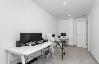 Resale - Villa - San Miguel de Salinas - Mirador De San Miguel