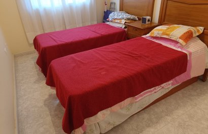 Resale - Apartment / flat - Rafal