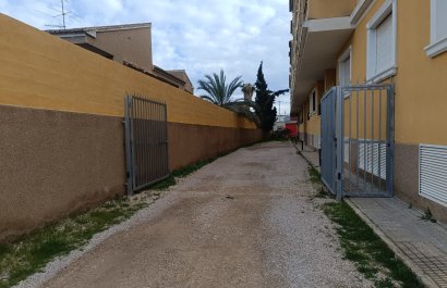 Resale - Apartment / flat - Rafal