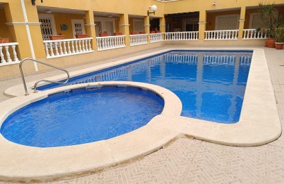 Resale - Apartment / flat - Rafal