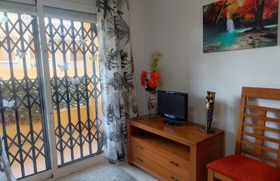 Resale - Apartment / flat - Rafal