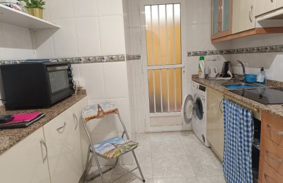 Resale - Apartment / flat - Rafal