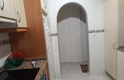 Resale - Apartment / flat - Rafal