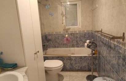 Resale - Apartment / flat - Rafal
