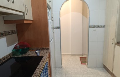 Resale - Apartment / flat - Rafal