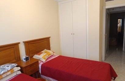 Resale - Apartment / flat - Rafal