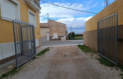 Resale - Apartment / flat - Rafal