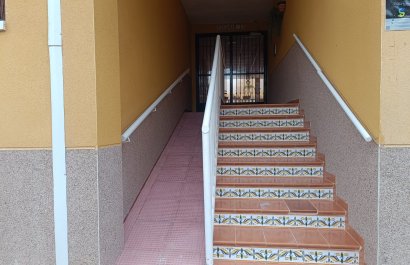 Resale - Apartment / flat - Rafal