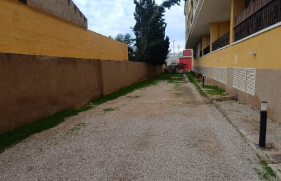 Resale - Apartment / flat - Rafal