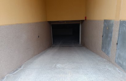 Resale - Apartment / flat - Rafal