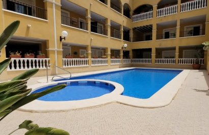 Resale - Apartment / flat - Rafal