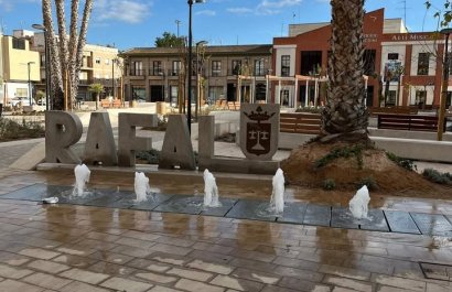 Resale - Apartment / flat - Rafal