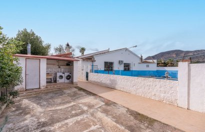 Resale - Villa - Hondón de las Nieves