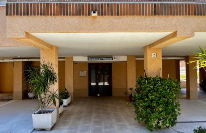 Resale - Apartment / flat - Santa Pola - Puerto
