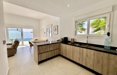 Resale - Villa - Benijofar
