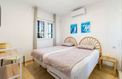 Resale - Villa - Orihuela Costa - Villamartín