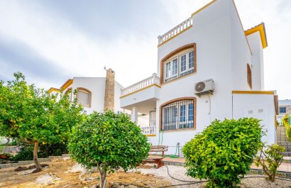 Resale - Villa - Orihuela Costa - Villamartín