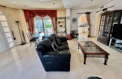 Resale - Villa - Benferri