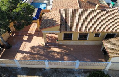 Resale - Villa - Orihuela Costa - Punta Prima