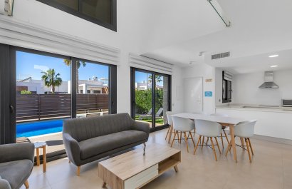 Resale - Villa - Vistabella