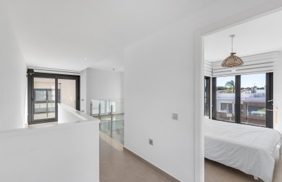 Resale - Villa - Vistabella