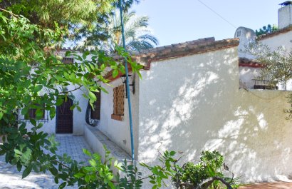 Resale - Villa - Orihuela Costa - Punta Prima