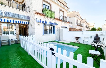 Resale - Townhouse / Duplex / Corner - Pilar de la Horadada - Torre de la Horadada