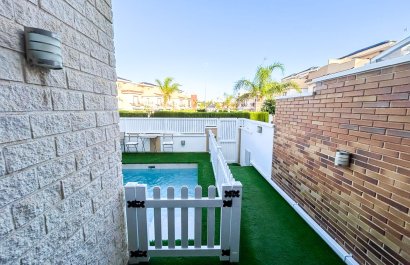 Resale - Townhouse / Duplex / Corner - Pilar de la Horadada - Torre de la Horadada