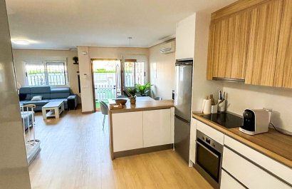 Resale - Townhouse / Duplex / Corner - Pilar de la Horadada - Torre de la Horadada