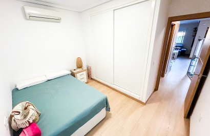 Resale - Townhouse / Duplex / Corner - Pilar de la Horadada - Torre de la Horadada