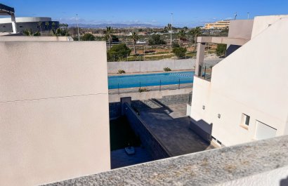 Resale - Villa - Torrevieia - Torrevieja