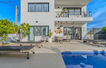 Resale - Villa - Alicante - Cabo de las Huertas