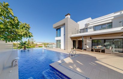 Resale - Villa - Torrevieia - Torrevieja