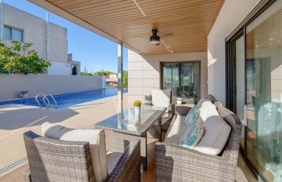 Resale - Villa - Torrevieia - Torrevieja