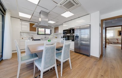 Resale - Villa - Torrevieia - Torrevieja