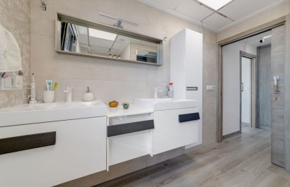 Resale - Villa - Torrevieia - Torrevieja