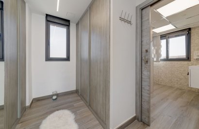 Resale - Villa - Torrevieia - Torrevieja