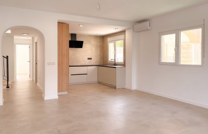 Resale - Villa - El Campello - Pueblo Acantilado - Venta Lanuza