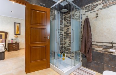 Resale - Villa - Los Montesinos - La Herrada