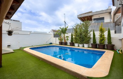 Resale - Villa - Los Montesinos - La Herrada