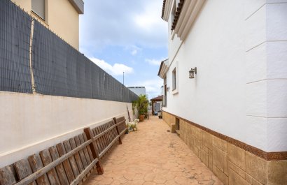 Resale - Villa - Los Montesinos - La Herrada