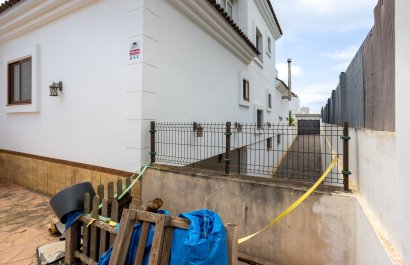 Resale - Villa - Los Montesinos - La Herrada