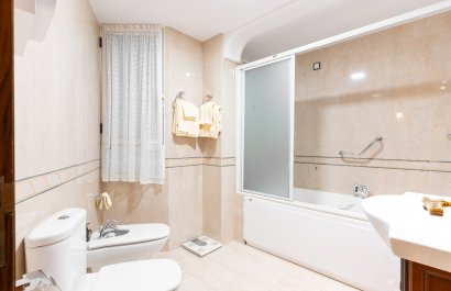 Resale - Apartment / flat - Alicante - Center