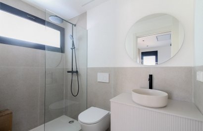 Resale - Villa - Alicante - Center