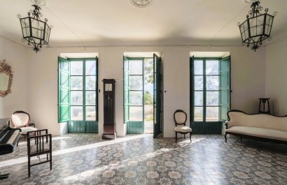 Resale - Villa - Alicante - Center