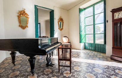 Resale - Villa - Alicante - Center