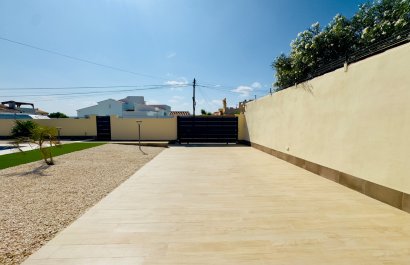 Resale - Villa - Torrevieia - La Siesta