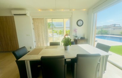 Resale - Villa - Torrevieia - La Siesta