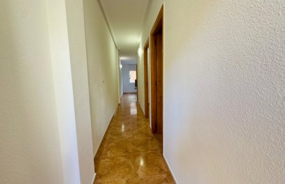 Resale - Apartment / flat - Torrevieia - Center